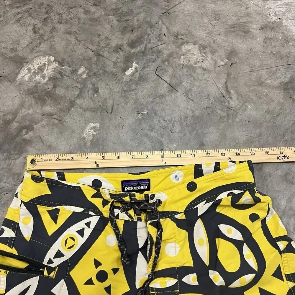 Patagonia Men’s Board Shorts Yellow and Grey Geometric Pattern Size 30 Swimsuit - Picture 5 of 8